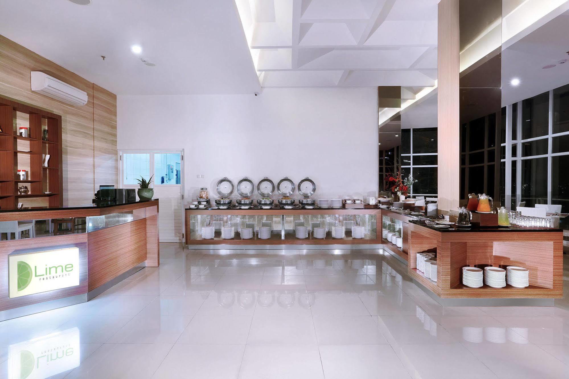 Favehotel Simpang Lima - Semarang Exterior foto